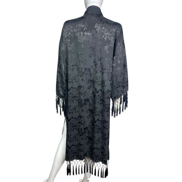 Free People Women's O/S Black Tinseltown Fringe Boho Artsy Kimono Floral NWT - Picture 2 of 3